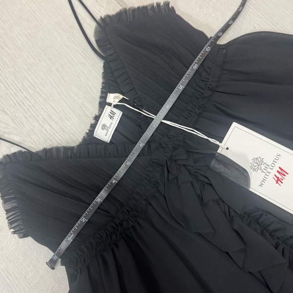 The White Lotus H&M Chiffon Ruffle Dress. - Picture 10 of 10